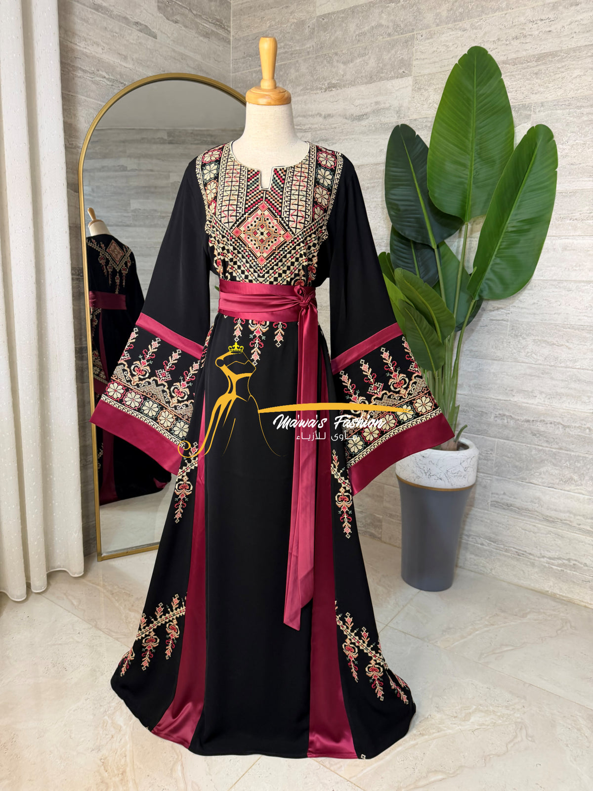 Black &Deep Burgundy Embroidered Luxury Thobe - Style Q154