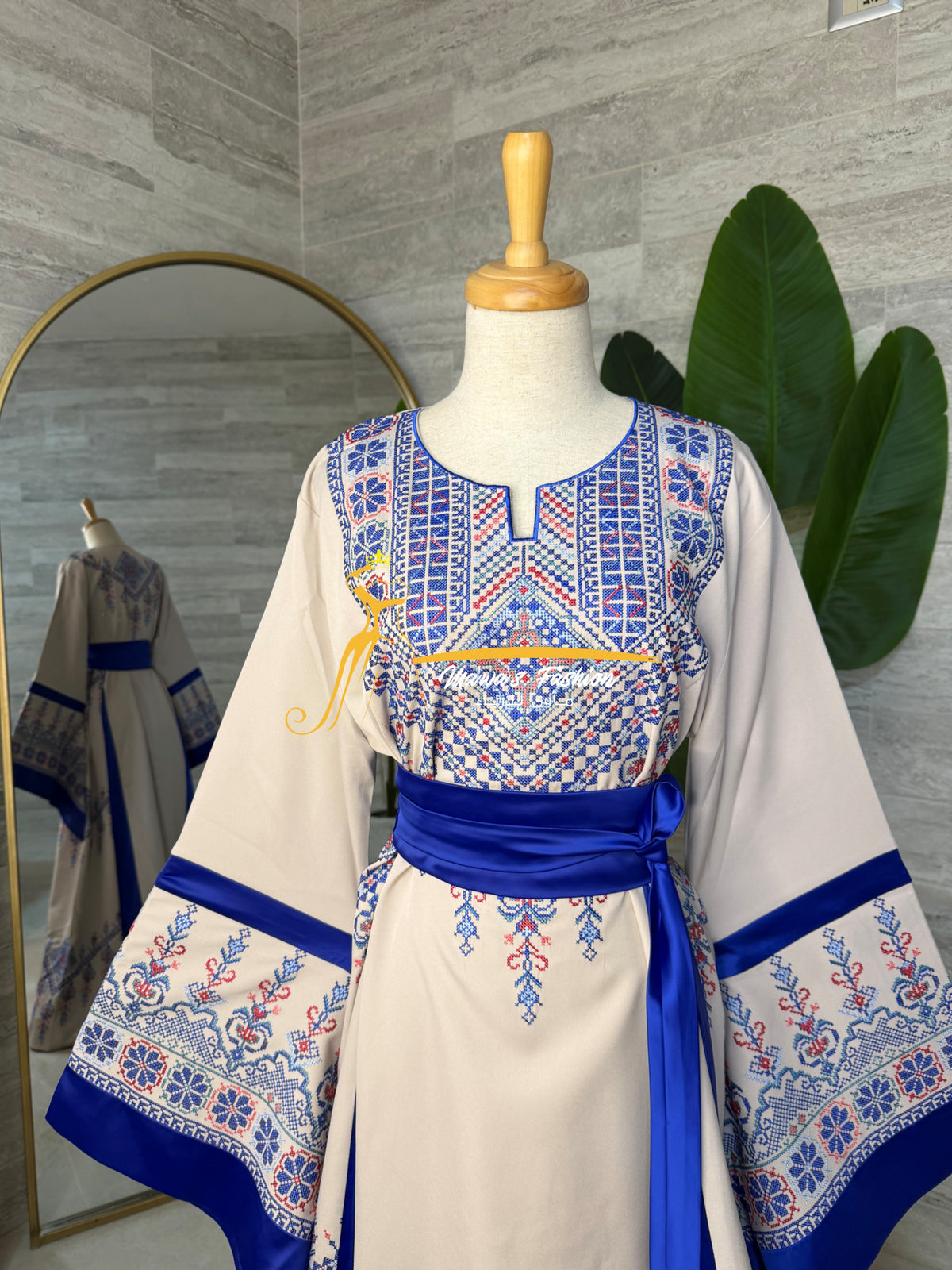 Beige &Royal Blue Embroidered Luxury Thobe - Style Q154