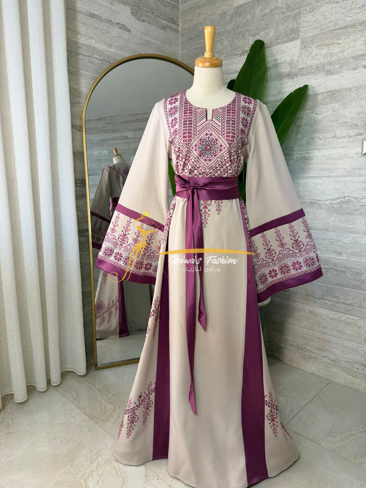 Beige &Plum Embroidered Luxury Thobe - Style Q154