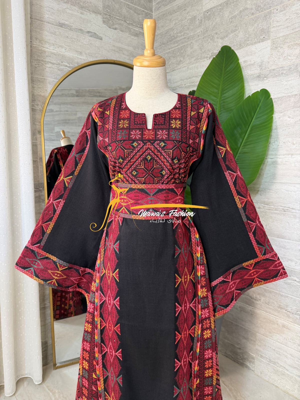 Luxury Black Geometric Embroidered Thobe - Style MG4926 A