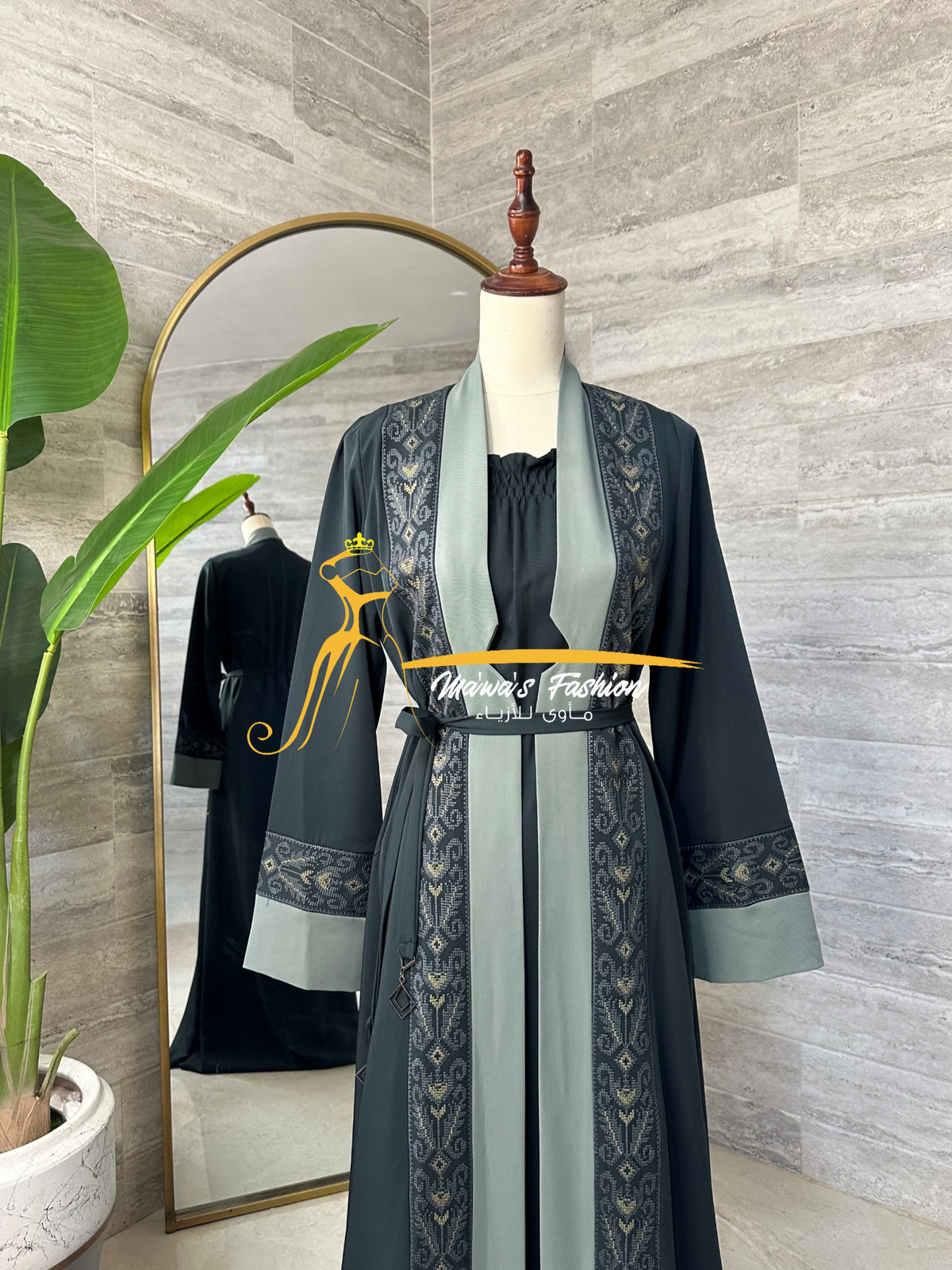 Abaya / Bisht