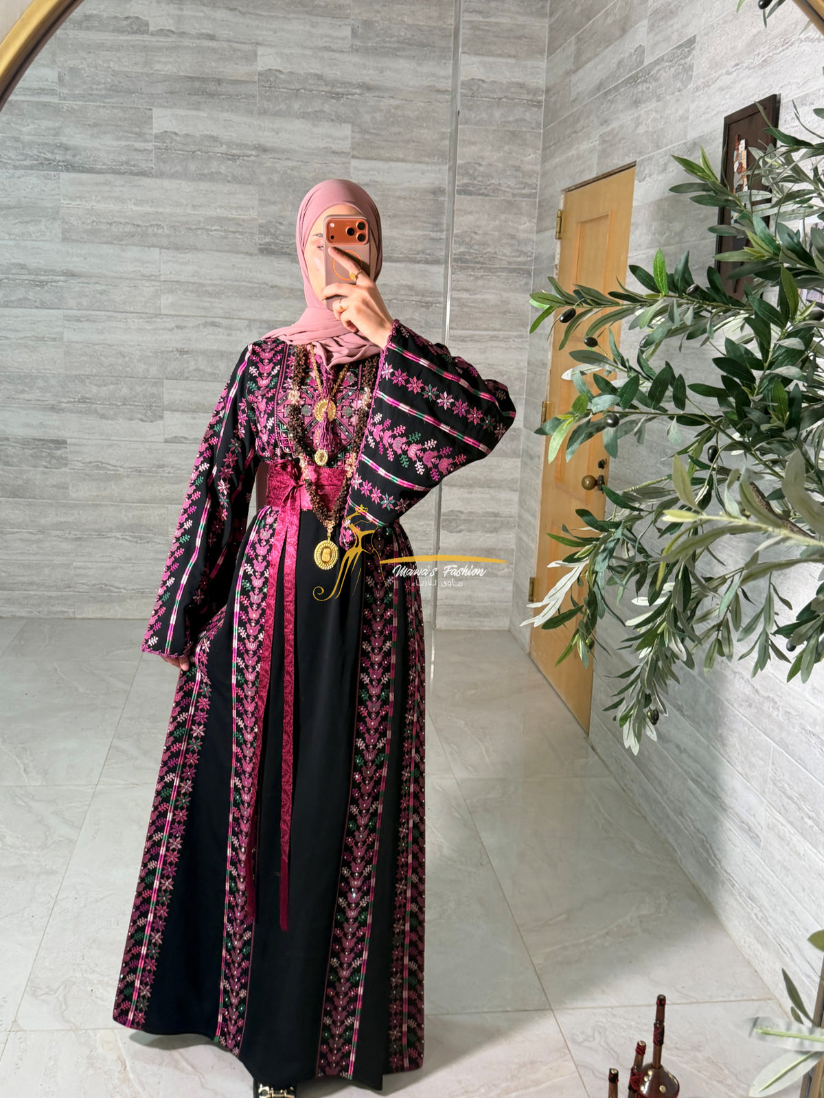LuxuryBlack Embroidered Thobe with Hand-Crocheted Trim - Style MZ126E