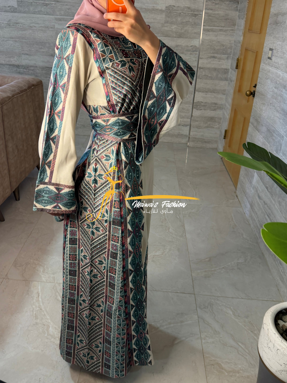 Luxury Off-White Geometric Embroidered Thobe - Style MG4926 C
