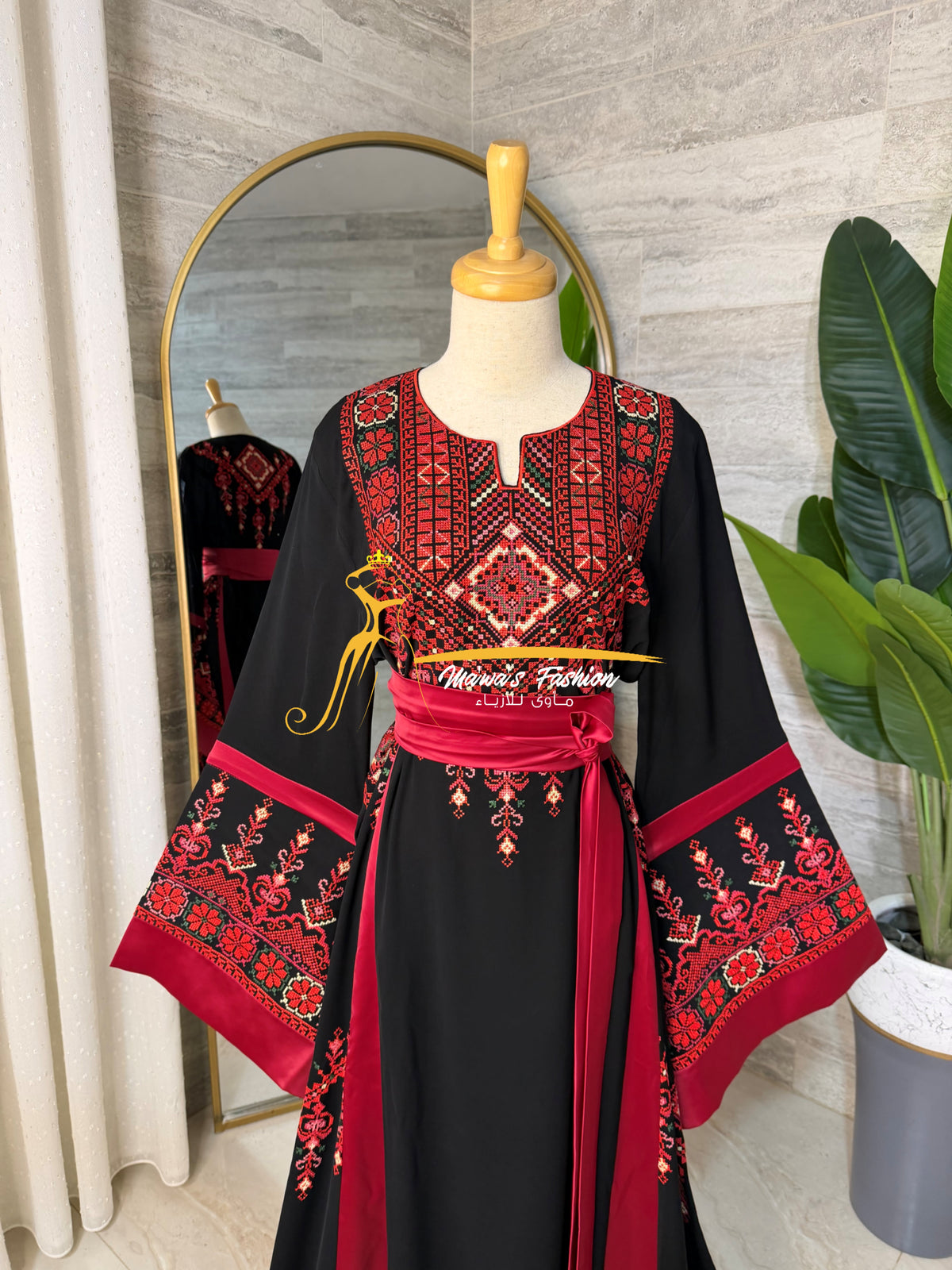 Black & Ruby Red Embroidered Luxury Thobe - Style Q154
