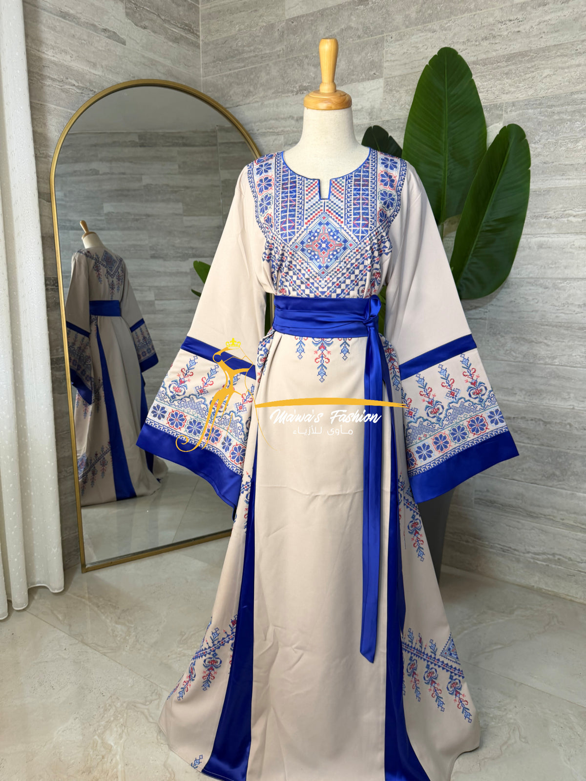 Beige &Royal Blue Embroidered Luxury Thobe - Style Q154