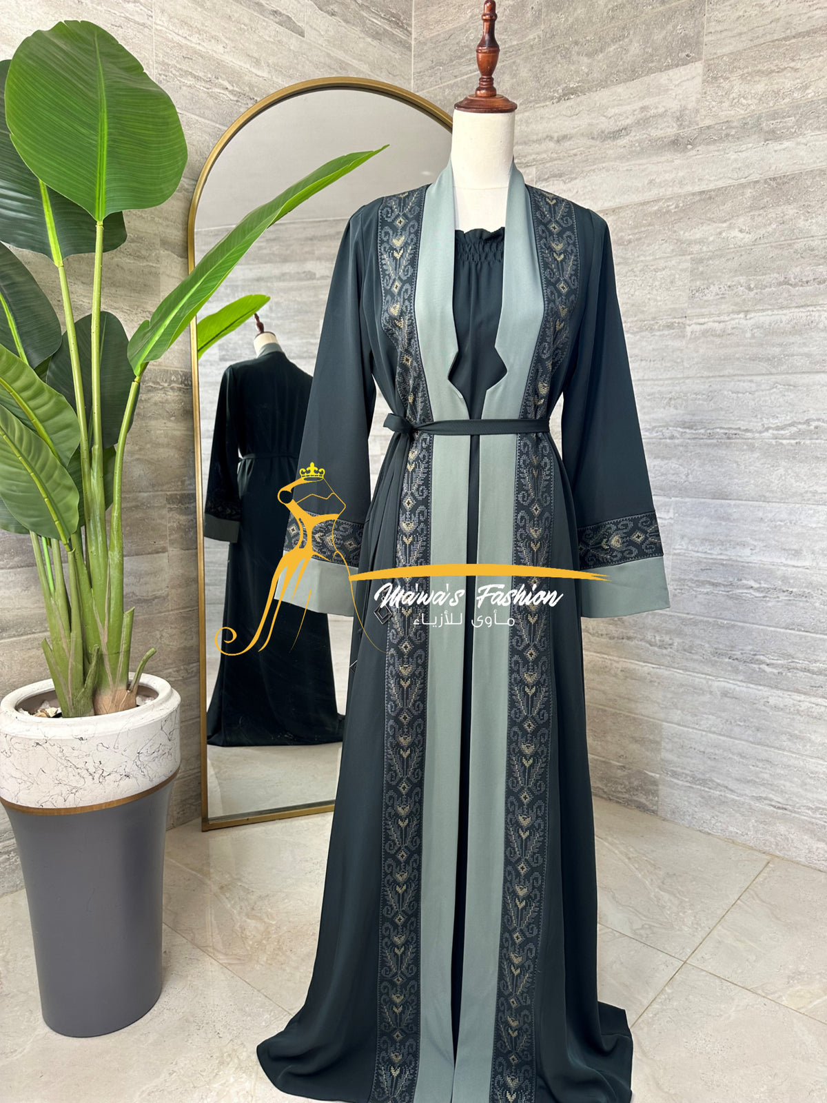 Abaya / Bisht