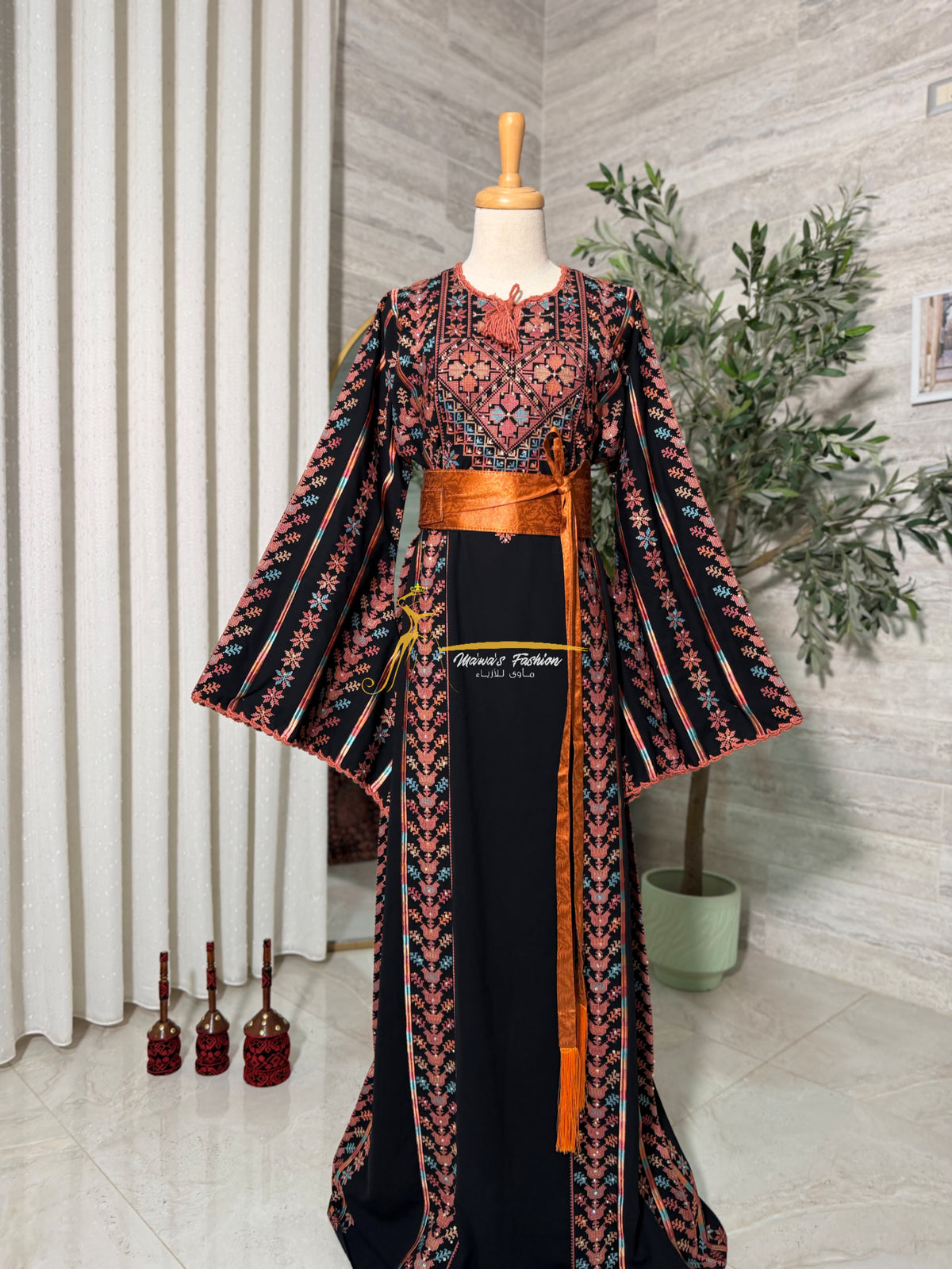 LuxuryBlack Embroidered Thobe with Hand-Crocheted Trim - Style MZ126D