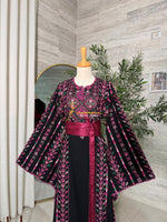 LuxuryBlack Embroidered Thobe with Hand-Crocheted Trim - Style MZ126E