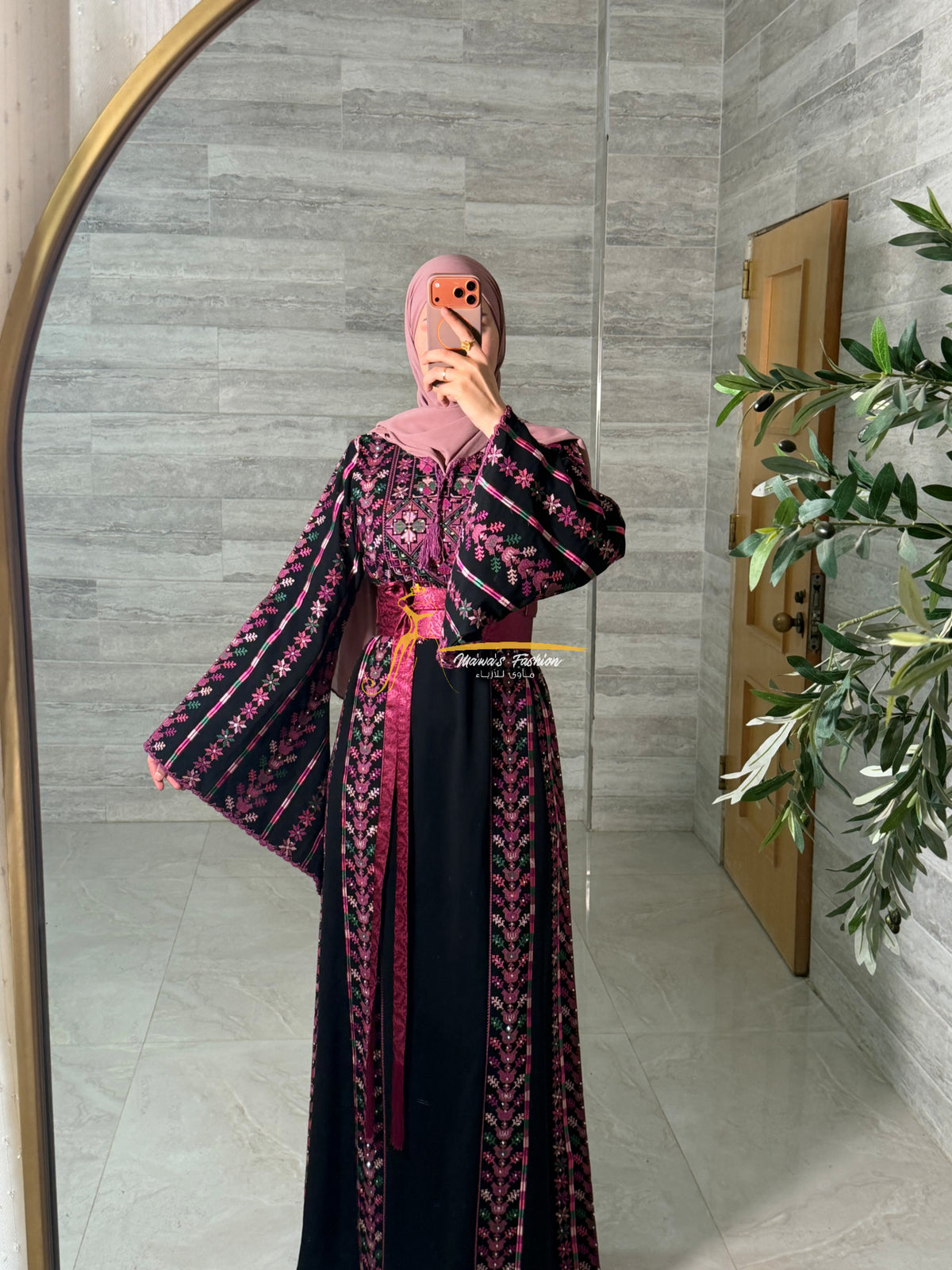 LuxuryBlack Embroidered Thobe with Hand-Crocheted Trim - Style MZ126E