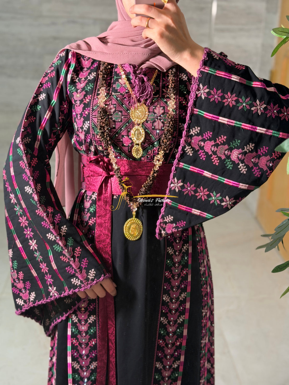 LuxuryBlack Embroidered Thobe with Hand-Crocheted Trim - Style MZ126E