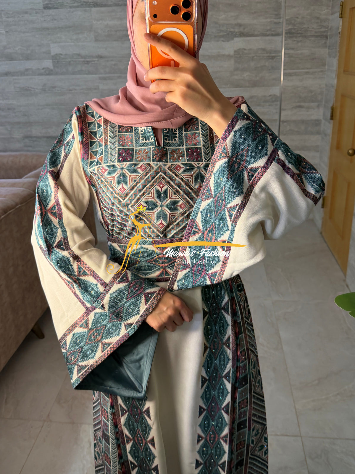 Luxury Off-White Geometric Embroidered Thobe - Style MG4926 C